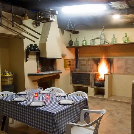 Villa Can Suavet Dos - A Great 3 Bedroom With Ac And Private Pool 15 Mins Walk To Supermarket Pollenca