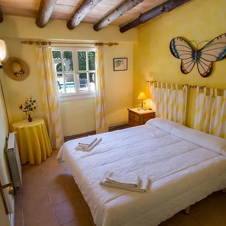 Villa Can Suavet Dos - A Great 3 Bedroom With Ac And Private Pool 15 Mins Walk To Supermarket