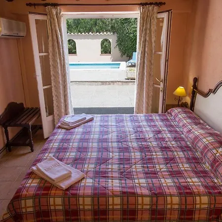 Can Suavet Dos - A Great 3 Bedroom With Ac And Private Pool 15 Mins Walk To Supermarket Villa